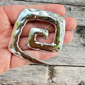 Vintage Jewelry Silver Tone Swirl Artsy Brooch Chunky Silver Pin